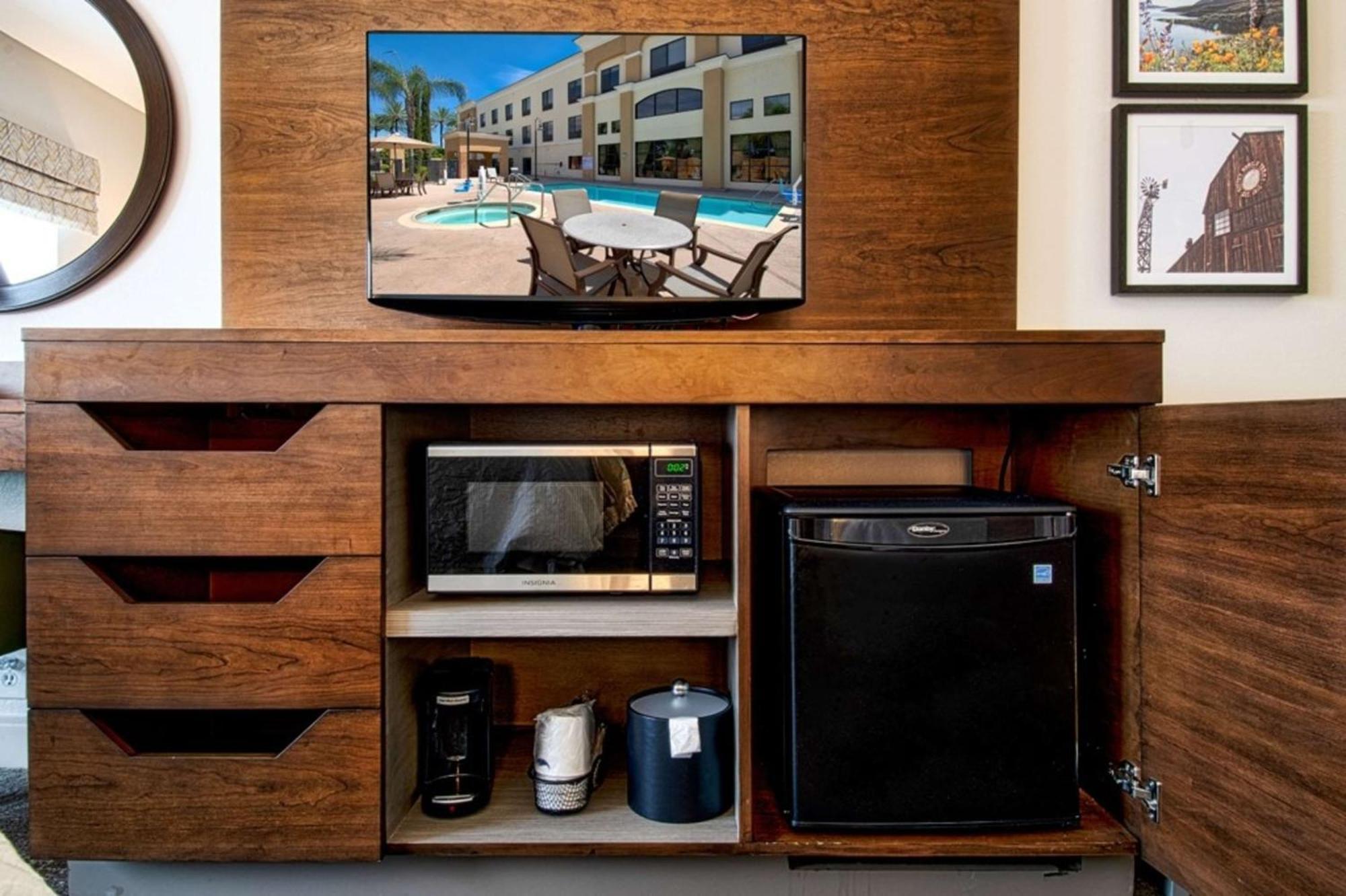 Hampton Inn & Suites By Hilton Hemet Menifee Murrieta Екстериор снимка
