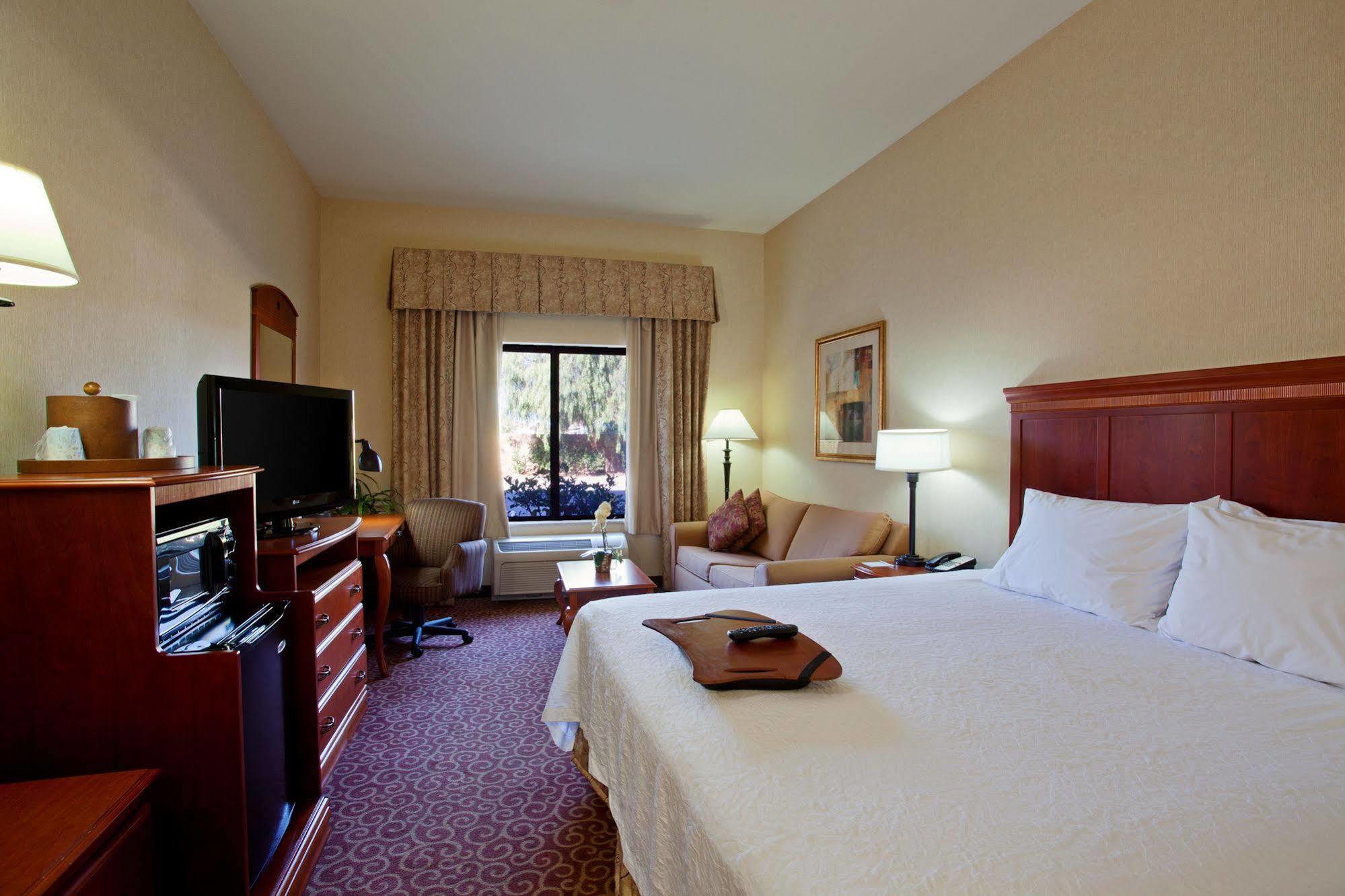 Hampton Inn & Suites By Hilton Hemet Menifee Murrieta Екстериор снимка